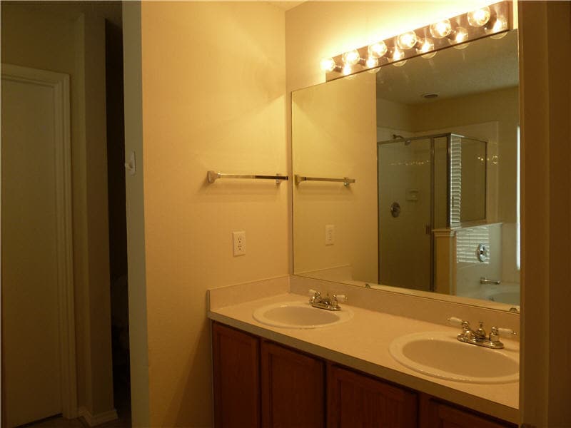 Building Photo - 4203 Falcon Dr