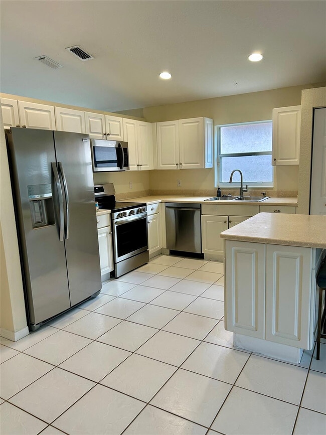 Building Photo - 3694 Miramontes Cir