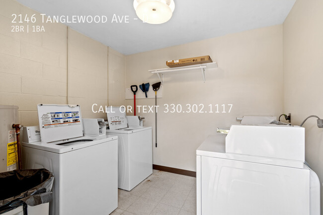 Building Photo - Two bedroom one bathroom second level apar...