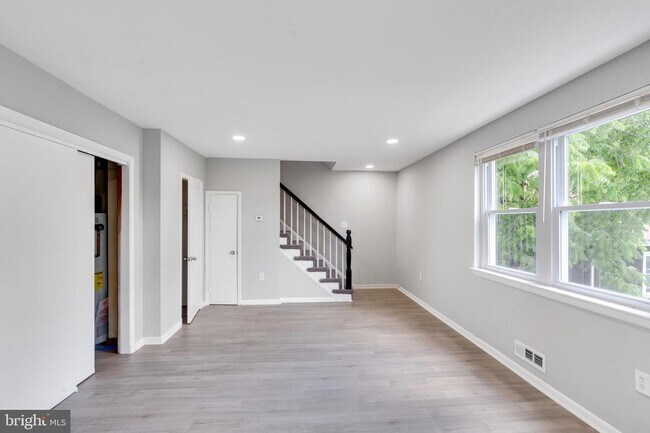 Primary Photo - 5634 Purdue Ave