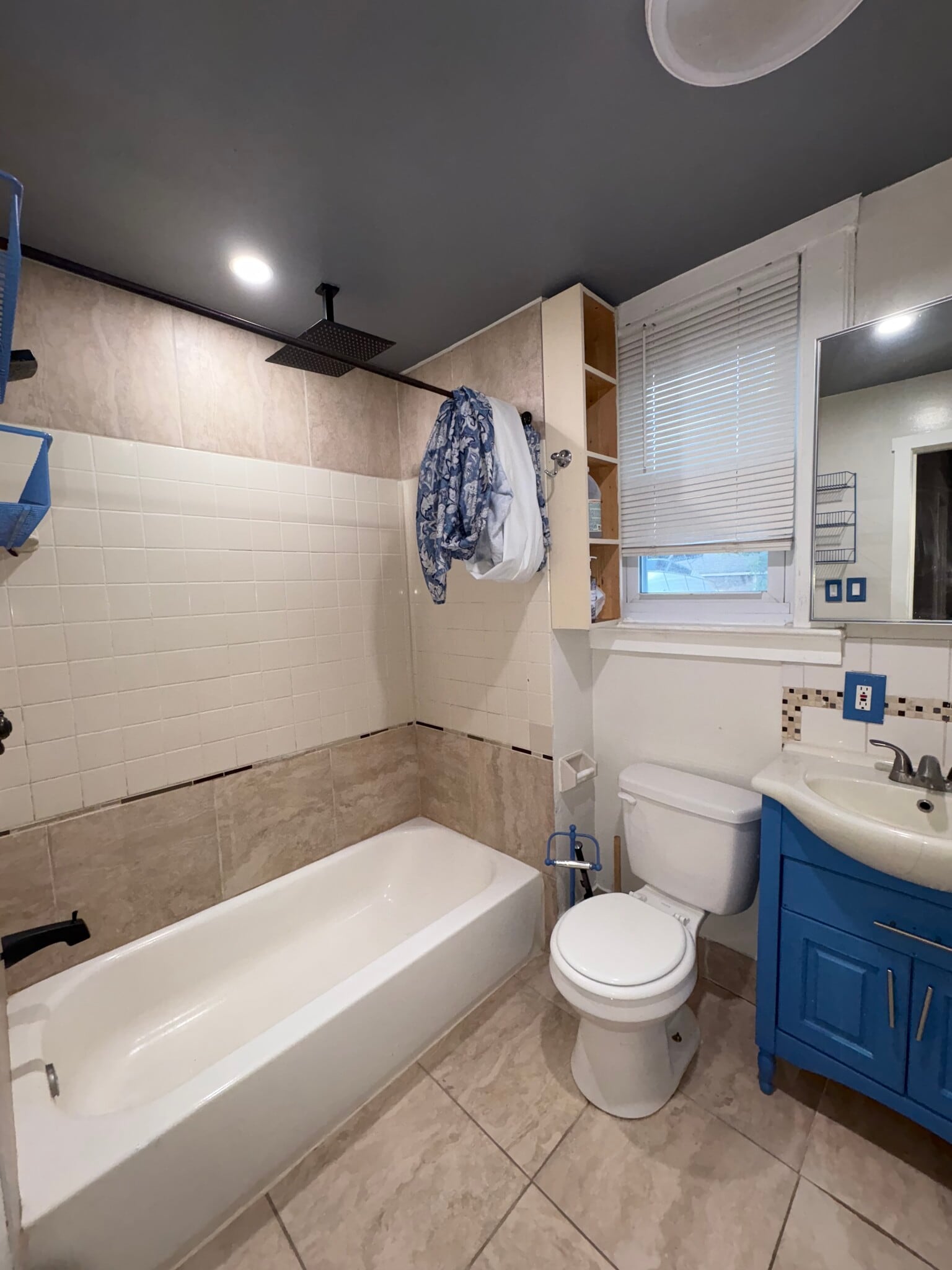 bathroom - 659 Lafayette Ave