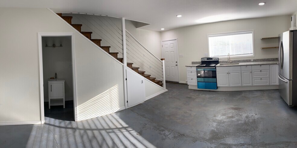 Building Photo - 5325 Avenue R 1/2