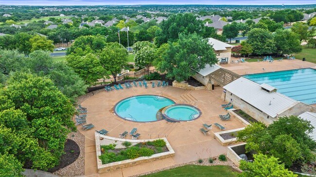 Building Photo - 9424 Castle Pines Dr