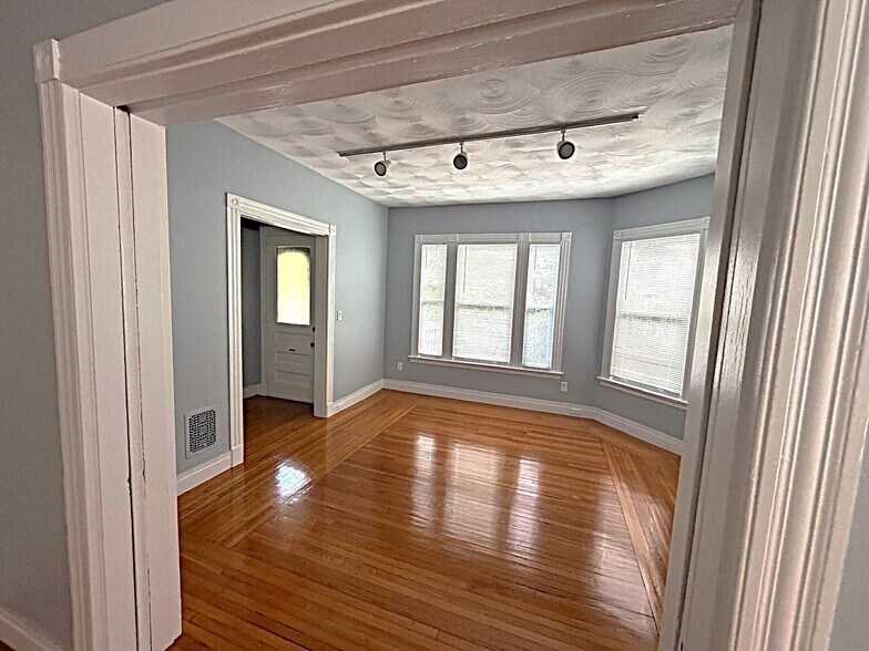 Building Photo - 172 Ellsworth Avenue
