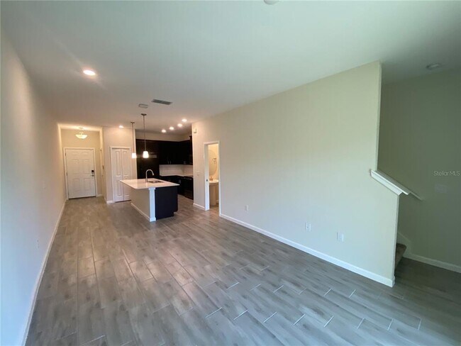Building Photo - 9360 Tecumseh Dr