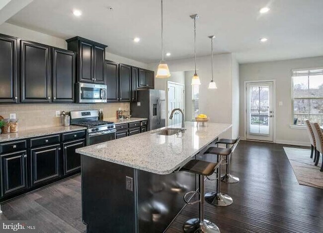 Building Photo - 5911 Richmanor Terrace