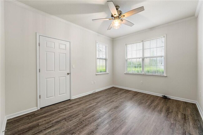 Building Photo - 2400 Cumberland Pkwy SE