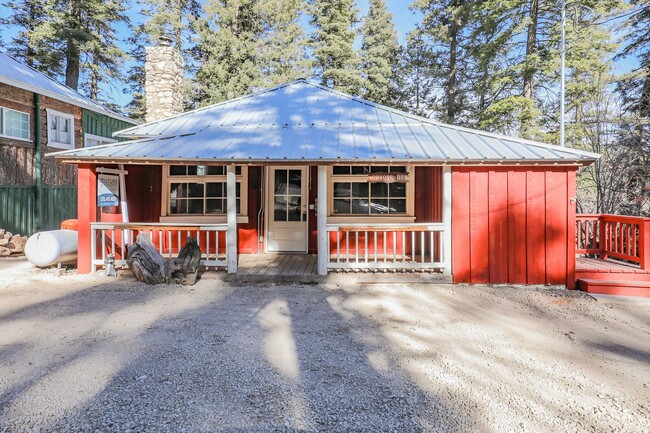 Primary Photo - 4 Bedroom, 4 Bath Rustic Mountain Home!