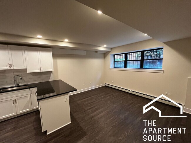 Building Photo - 720 W Grace St