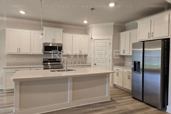 Building Photo - Modern 4BR/3BA Home Near Gulf Shores