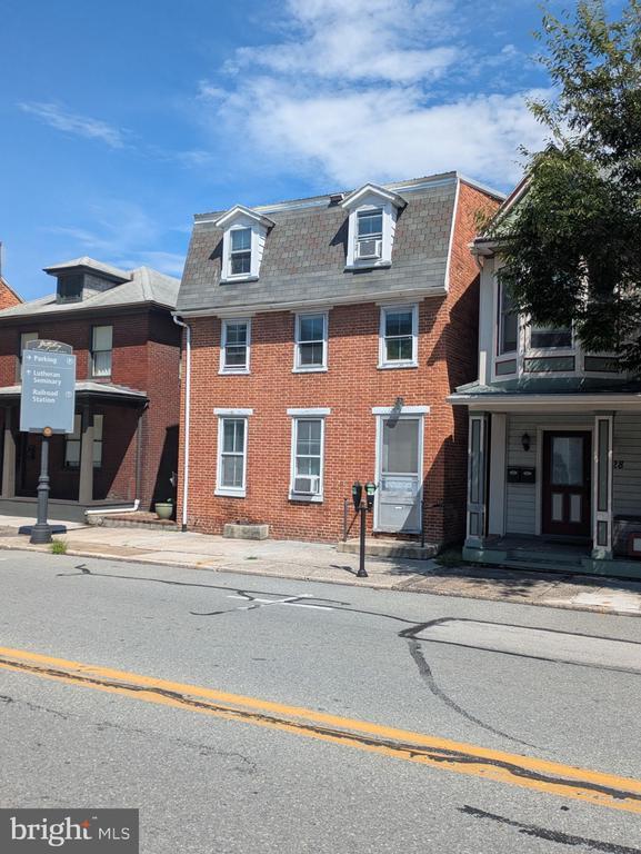 Building Photo - 126 E York St