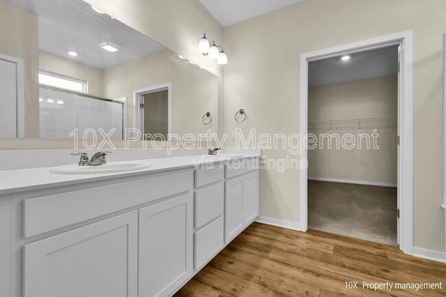 Building Photo - 5851 Ryman Dr