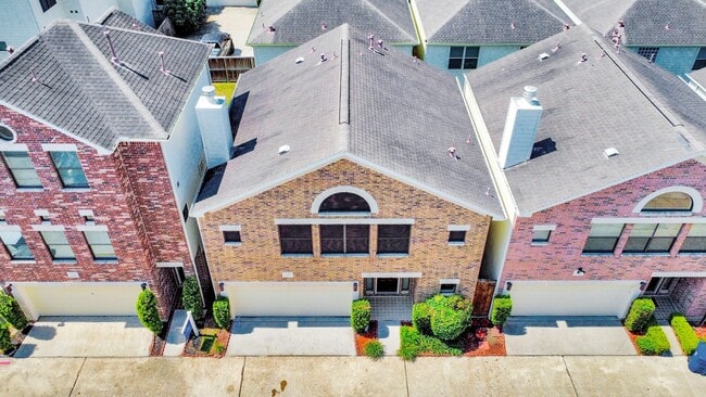 Building Photo - 3703 Main Plaza Dr