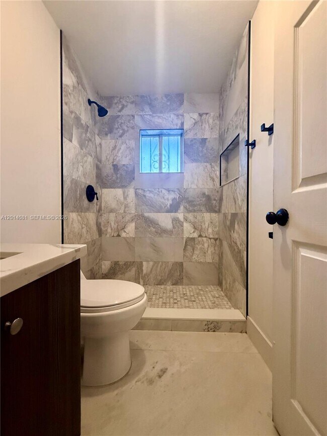 Building Photo - 1270 NW 39th St