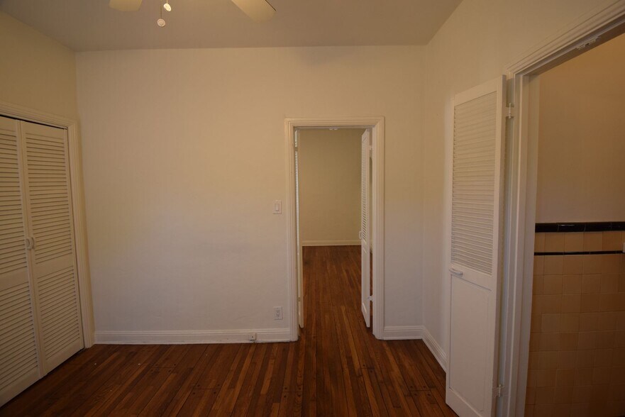 Building Photo - 2062 Argyle Ave