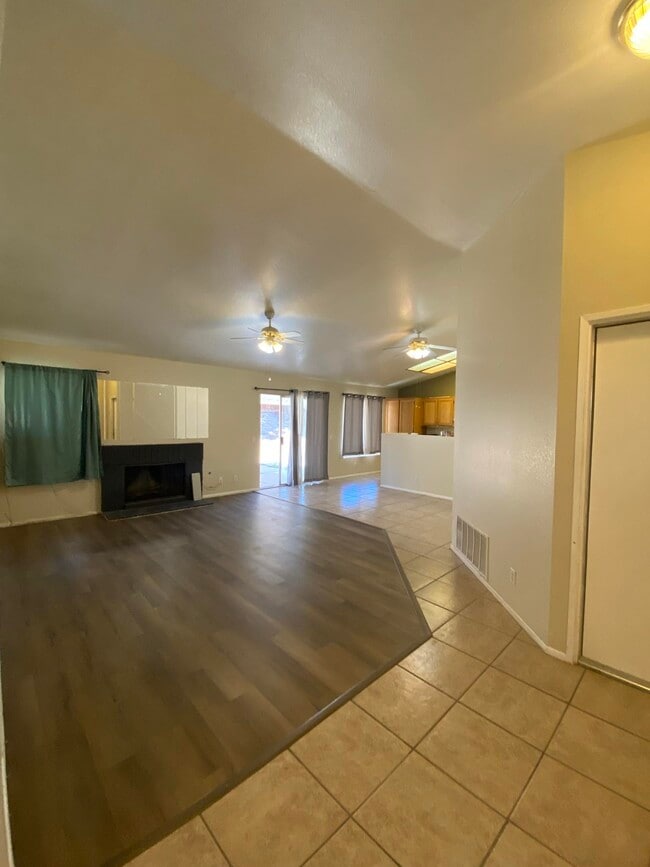 Building Photo - 11215 Westbrook Dr