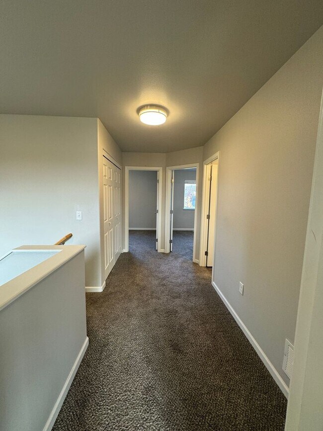 Building Photo - 1591 N Tinitun Cir