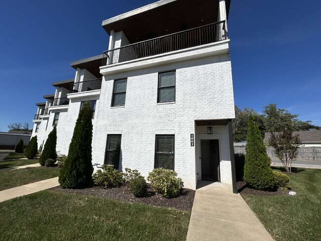 Building Photo - 3BD 2.5 BA DANSBY DR CONDO AVAILABLE FOR R...