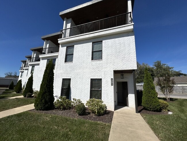 Building Photo - 3BD 2.5 BA DANSBY DR CONDO AVAILABLE FOR RENT NOW