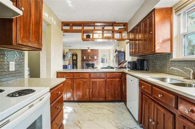 Building Photo - 702 Michol St