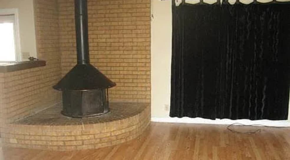 Wood burn fireplace - 4014 Mountain Vista Dr