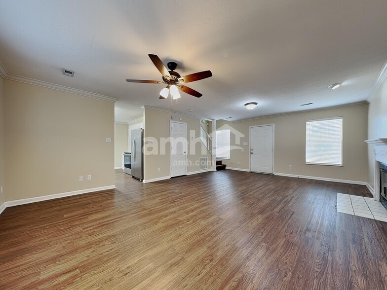 Building Photo - 1405 Randall Park Dr