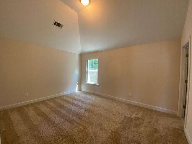 Building Photo - 5BR + # Full Bath Home in The Retreat at B...
