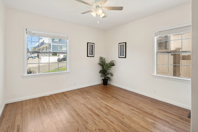Building Photo - 526 Avenue A