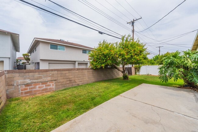 Building Photo - West Torrance 4 bedroom 2 bath