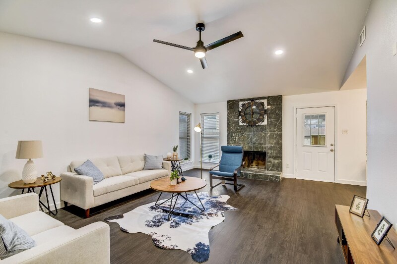 Building Photo - 4233 Glen Ridge Dr