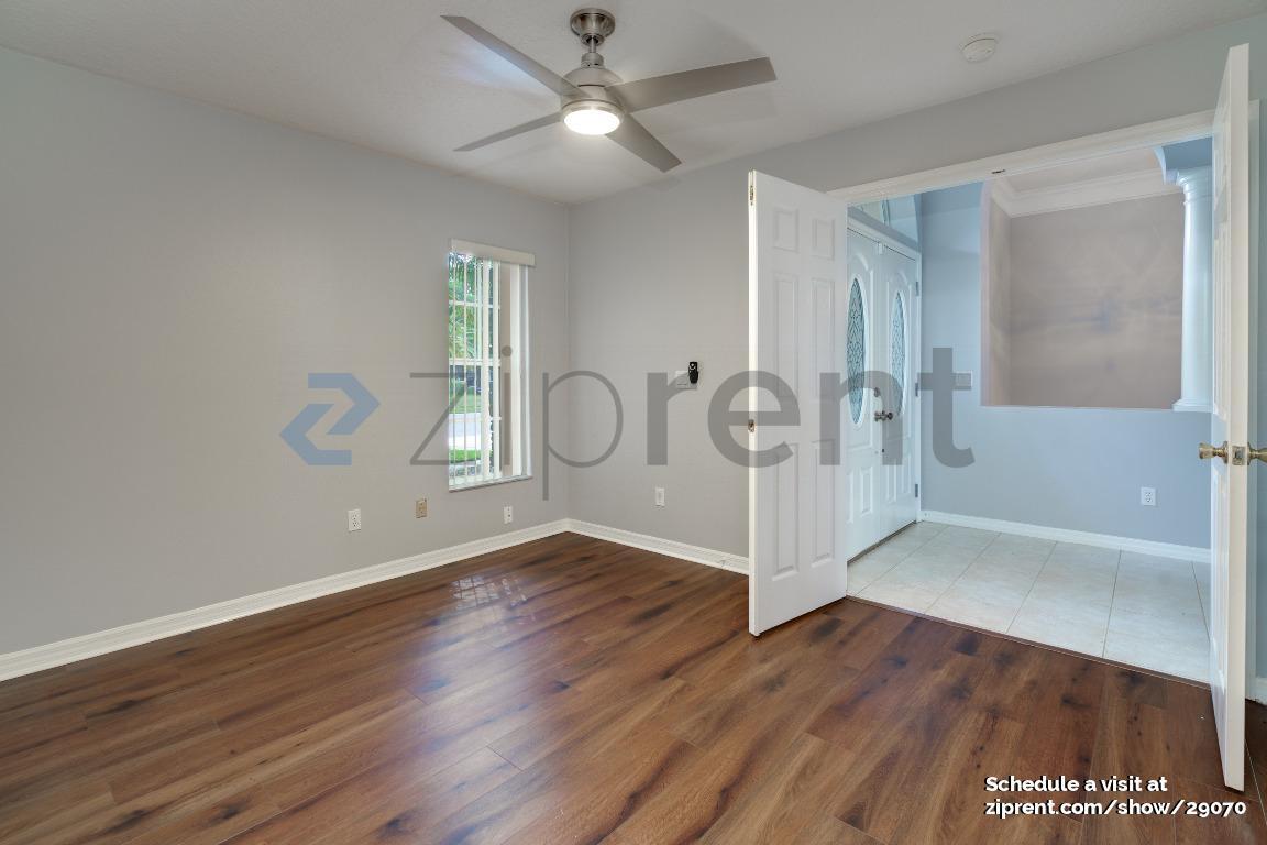 Building Photo - Unit