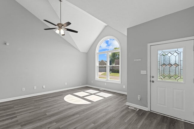 Building Photo - 6907 Colrain Cir