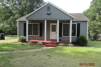 Building Photo - 60 Pinecrest Dr SW