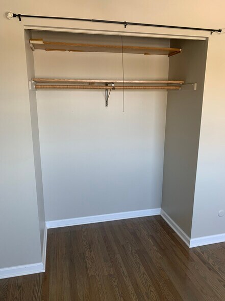 Building Photo - 764 Holiday Ln