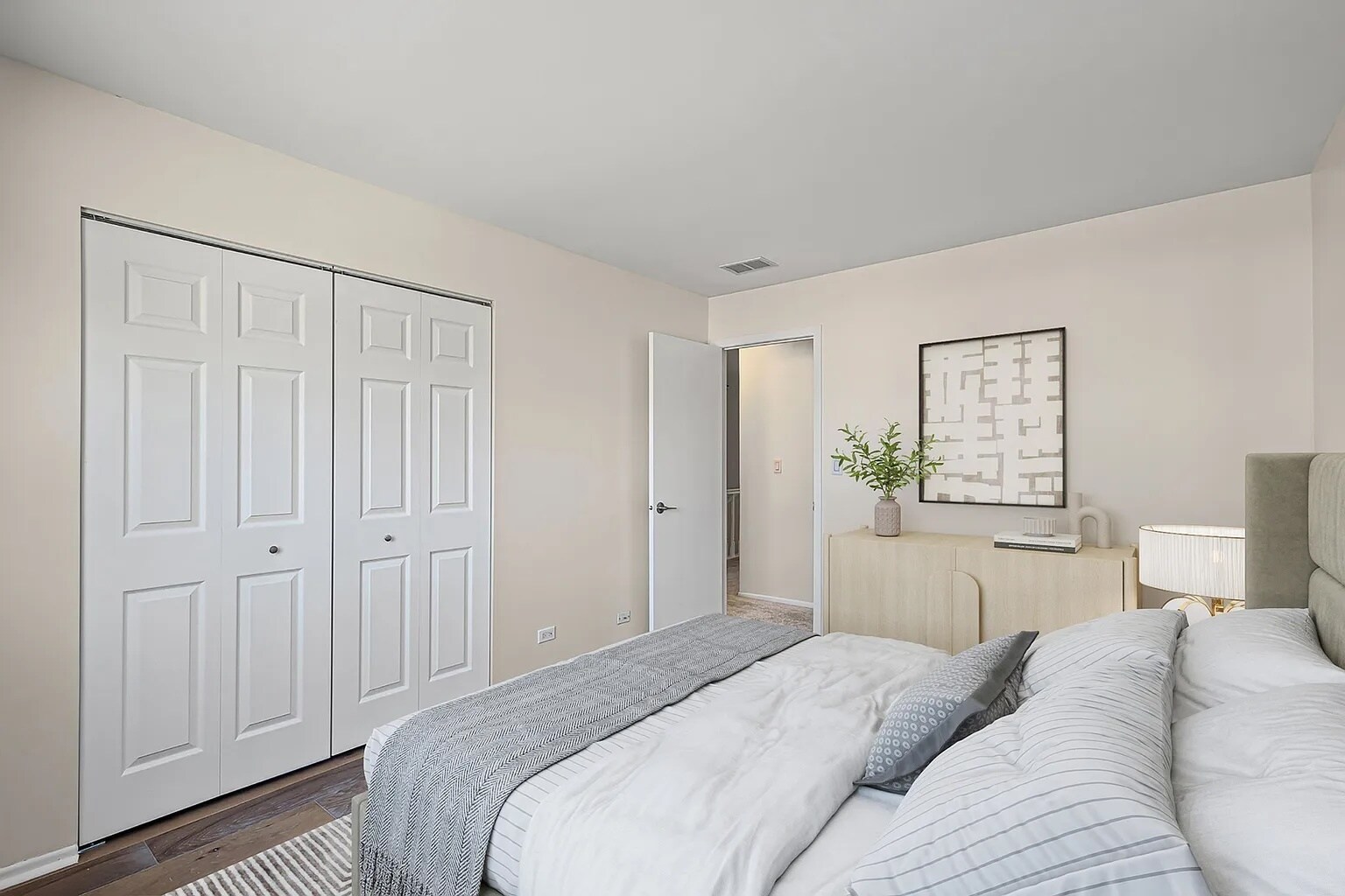 Building Photo - 1039 Sussex Dr