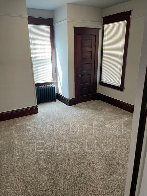 Building Photo - 1524 W Gardner Ave