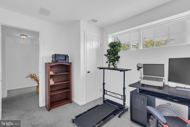Building Photo - 6802 Dewars Way