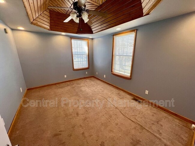 Building Photo - 3 Poplar St