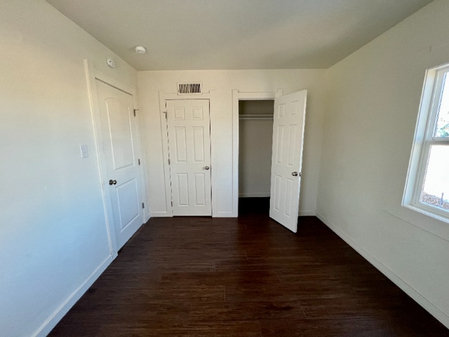 Building Photo - Updated Single Family Home!