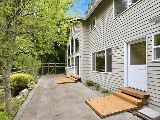 Building Photo - 4017 251st Way NE