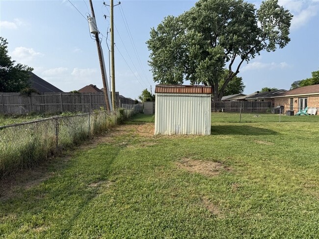 Building Photo - Recently updated in 2026 - Lovely 3 bedroom 2 bath home for lease in south Bossier City LA 71112
