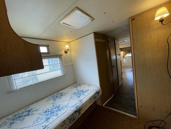 Building Photo - 30346 FL-78