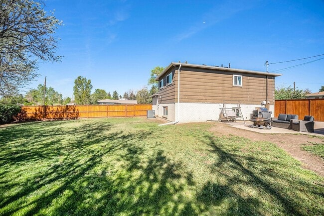 Building Photo - Spacious Home and a Hobbyist Dream w/Large...