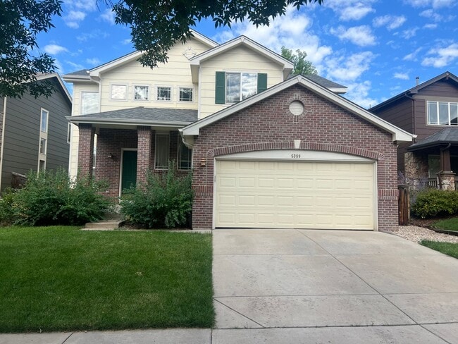 Primary Photo - Stunning Home for Rent in Littleton - Lice...