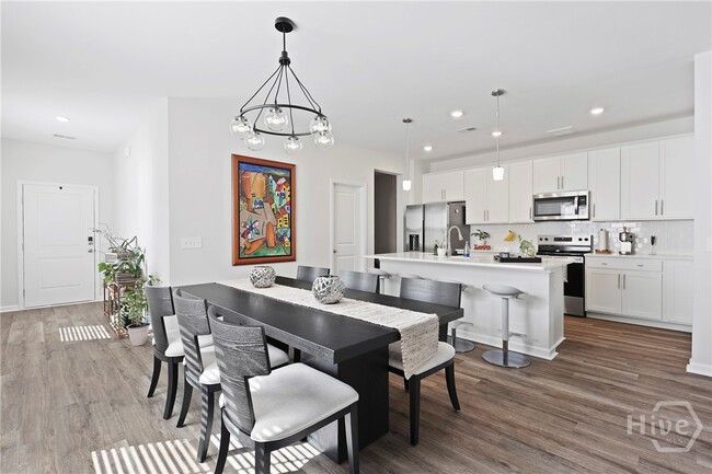 Building Photo - 107 Firefly Cir