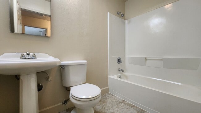 Building Photo - 6013 Brett Dr