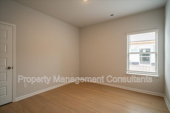 Building Photo - 22772 Dashwood Ln