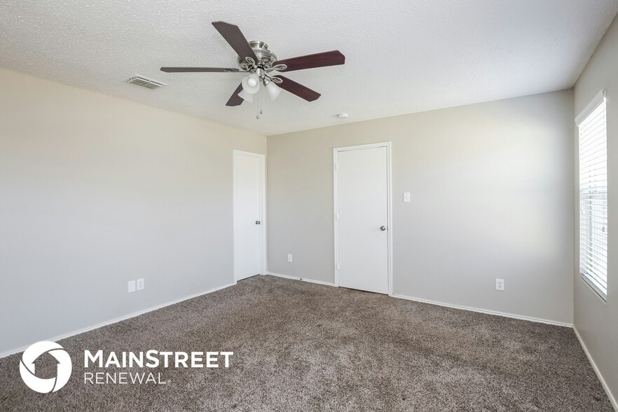 Building Photo - 2613 Mitchell Ln