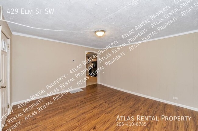 Building Photo - 429 Elm St SW