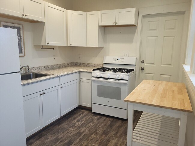 Building Photo - 315-315 Birmingham Ave